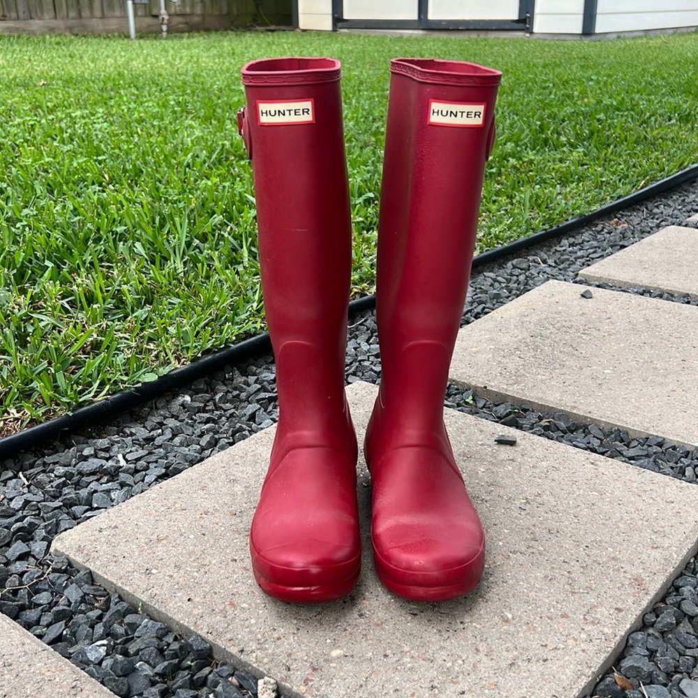 HUNTER Women's Original Tall Rain Boots “Military Red”